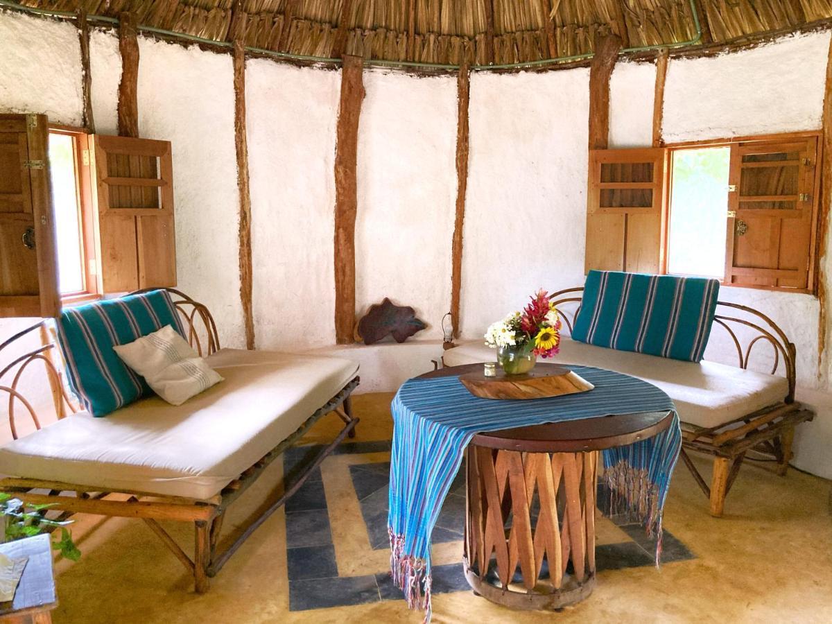 Encantadora Maya Tradicional En Rancho Agroecologico Tzucaceb